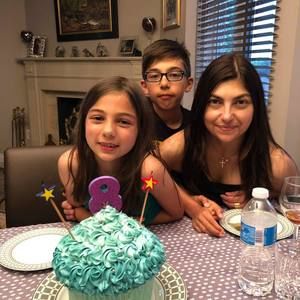 Meet your Posher, Lara